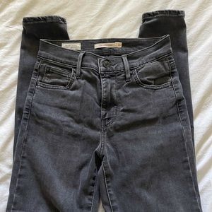 Levi Super Skinny Jeans. Dark Grey